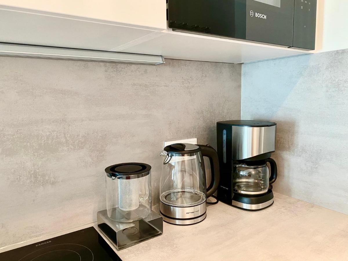 Modernes Apartment, Terrasse Und Garten Am Lilienthalpark Im Suedwesten Berlins エクステリア 写真