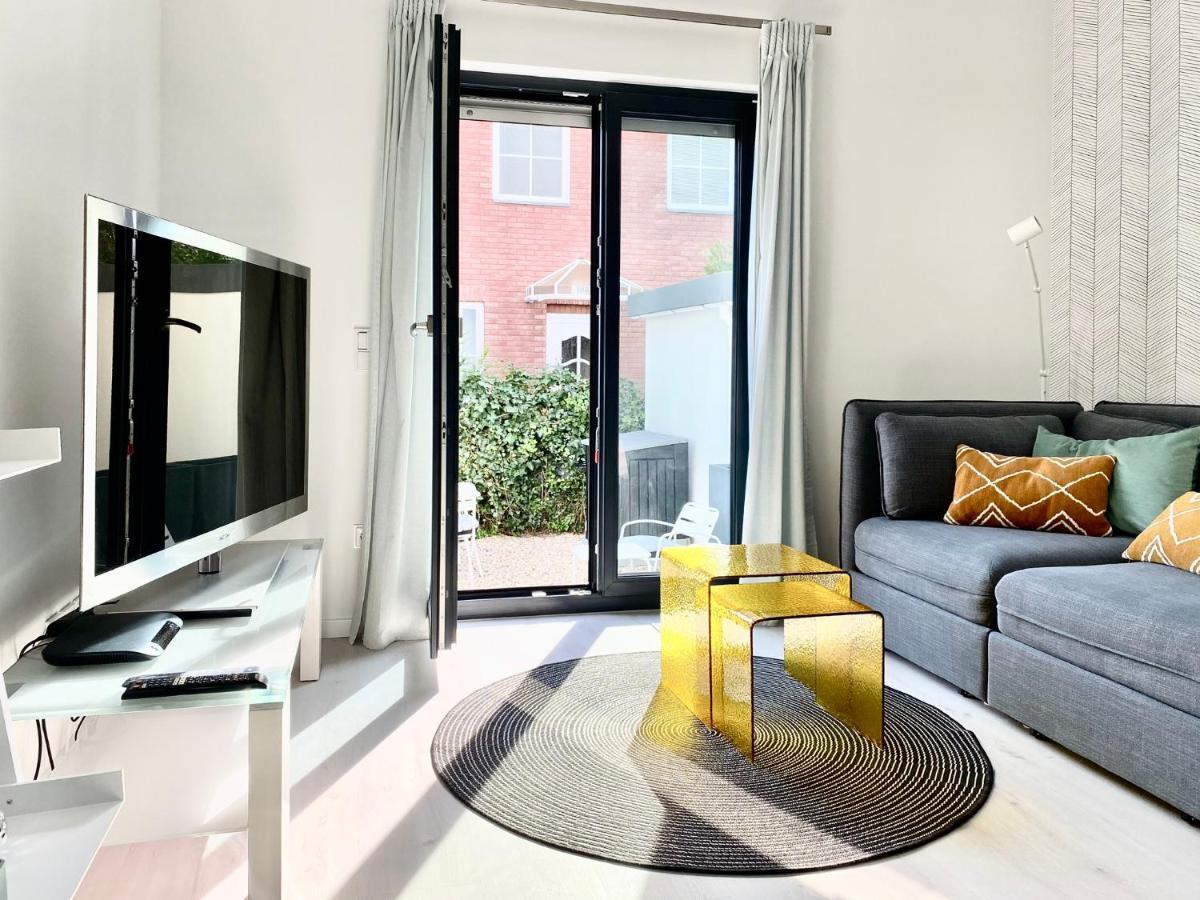 Modernes Apartment, Terrasse Und Garten Am Lilienthalpark Im Suedwesten Berlins エクステリア 写真
