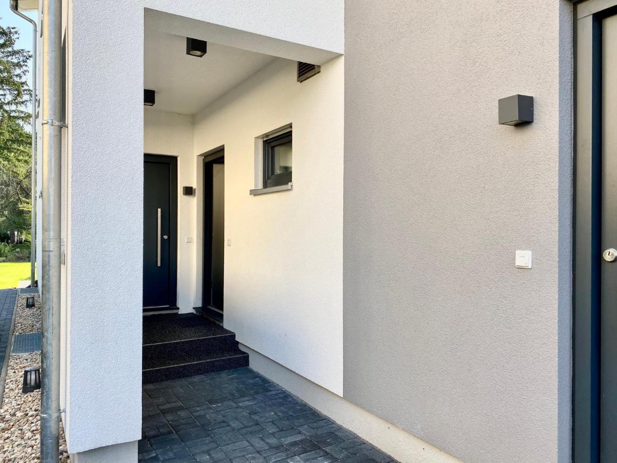 Modernes Apartment, Terrasse Und Garten Am Lilienthalpark Im Suedwesten Berlins エクステリア 写真