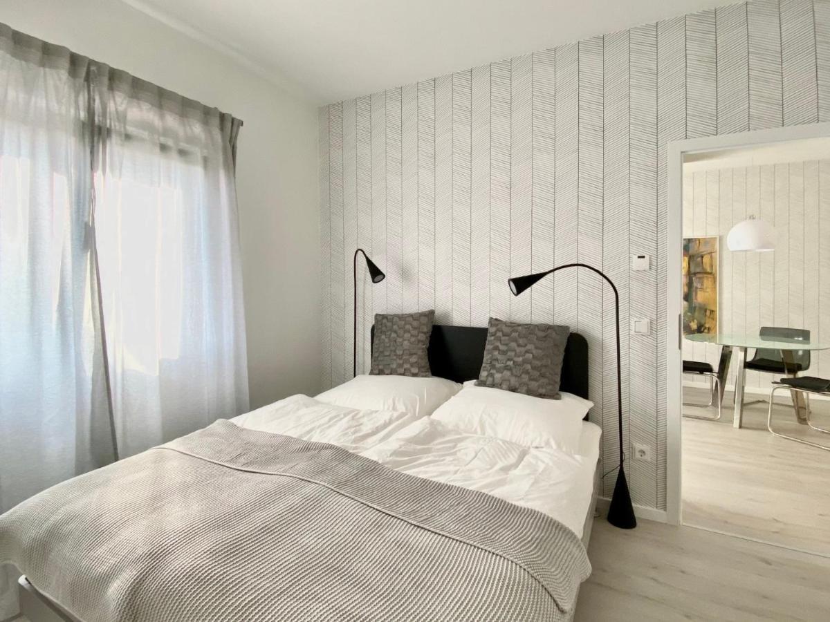 Modernes Apartment, Terrasse Und Garten Am Lilienthalpark Im Suedwesten Berlins エクステリア 写真