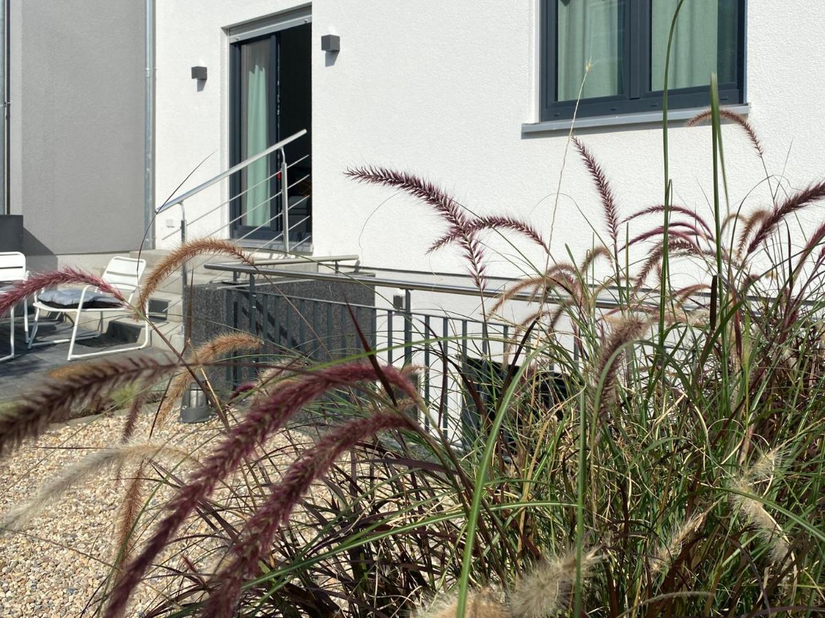 Modernes Apartment, Terrasse Und Garten Am Lilienthalpark Im Suedwesten Berlins エクステリア 写真